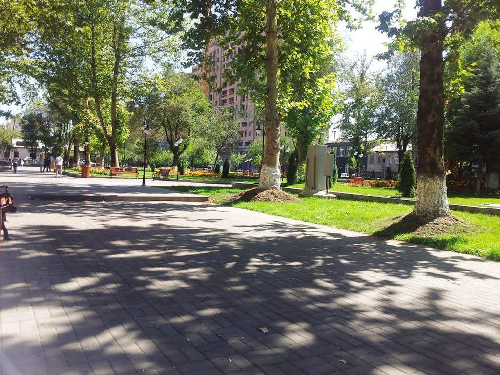 City Centre Hotel By Picnic Ереван Екстериор снимка